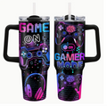 Becher mit Strohhalm im Gaming Design